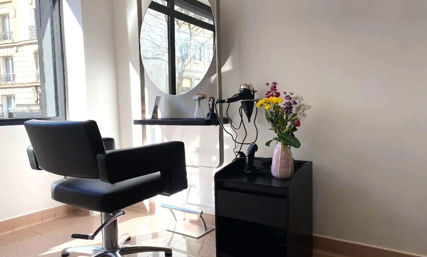 Image 4: Révélez l’éclat de vos cheveux avec Meret Hairstylist