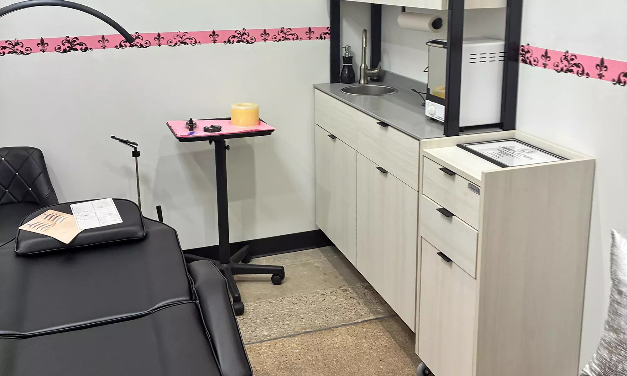 Ombre Brow, Lip Blush, Eyeliner Tattoo, Or Lip Neutralization Session