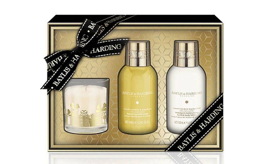 Image 2: Bayliss & Harding Gift Set