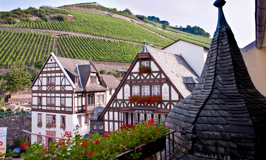 Image 1: Rheingau: 2 Nächte inkl. Verpflegung, Sauna und Wanderrucksack