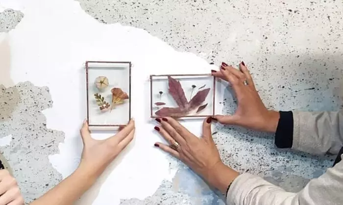 Experiencia de joyería, corte de botellas o botánica en cristal y vino