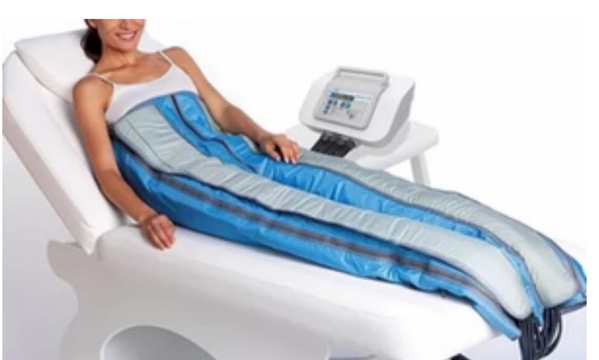 Image 1: One 40-Minute Lymphatic Drainage Massage or 3 Lymphatic Massages