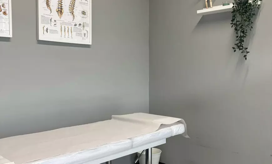 Image 3: Masaje de 50 minutos para sobrecarga muscular, contracturas o lesiones