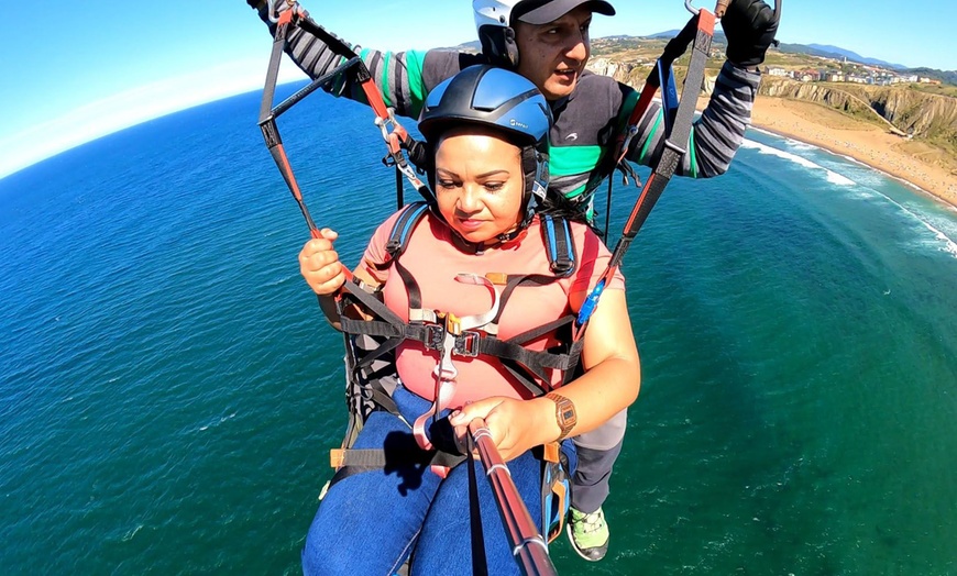 Image 8: Bautismo de vuelo en parapente biplaza para 1 o 2 adultos