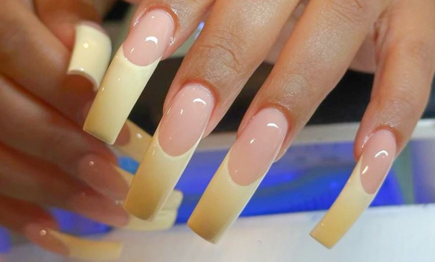 Image 2: Get a Chic French Design on Curve Nails (Med - Long) 