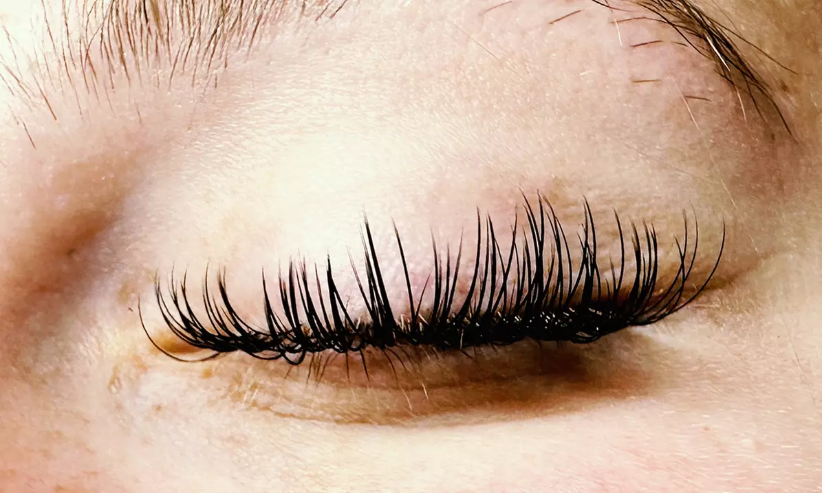 Get a Full Set of Classic, Hybrid, or Volume Eyelash Extensions