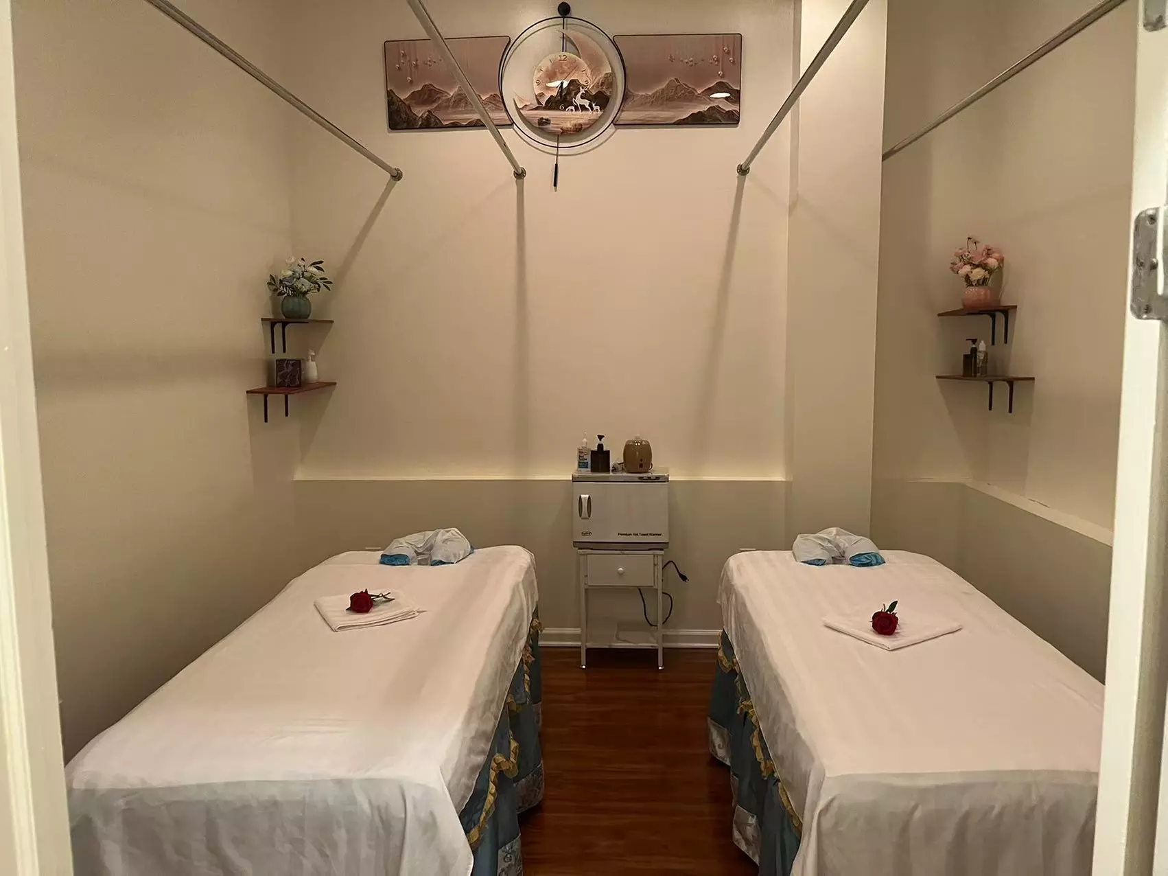 Up to 30% Off on Couples Massage at Healing Hands Spa