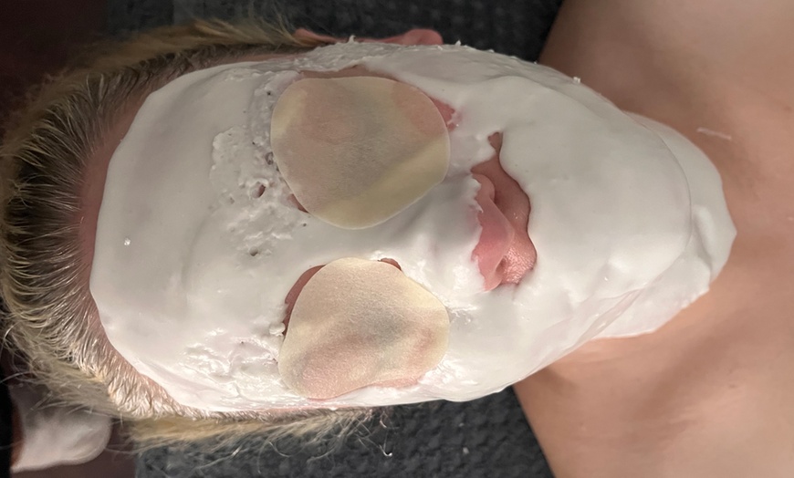 Image 2: Get Hydra Dew Pure Moisturising Lift Facial or Skin Sensations Facial