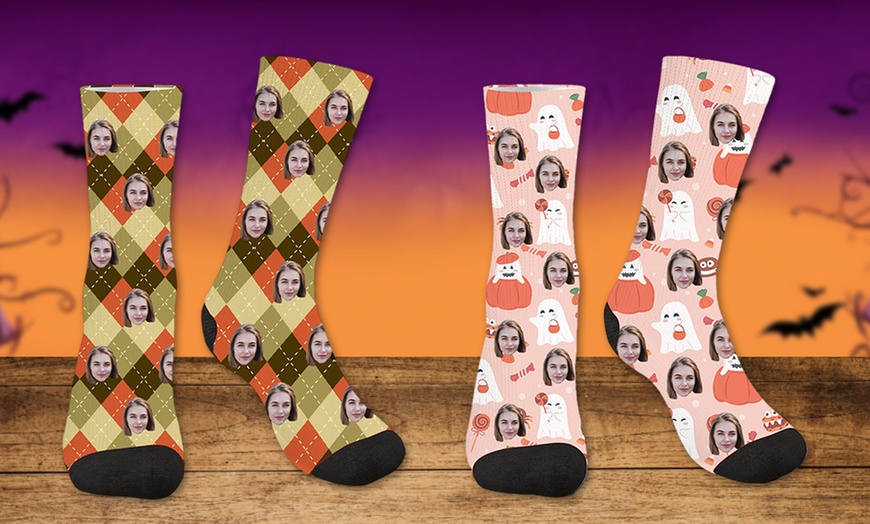 Image 9: Personalisierbare Socken mit eigenem Foto im Halloween-Design