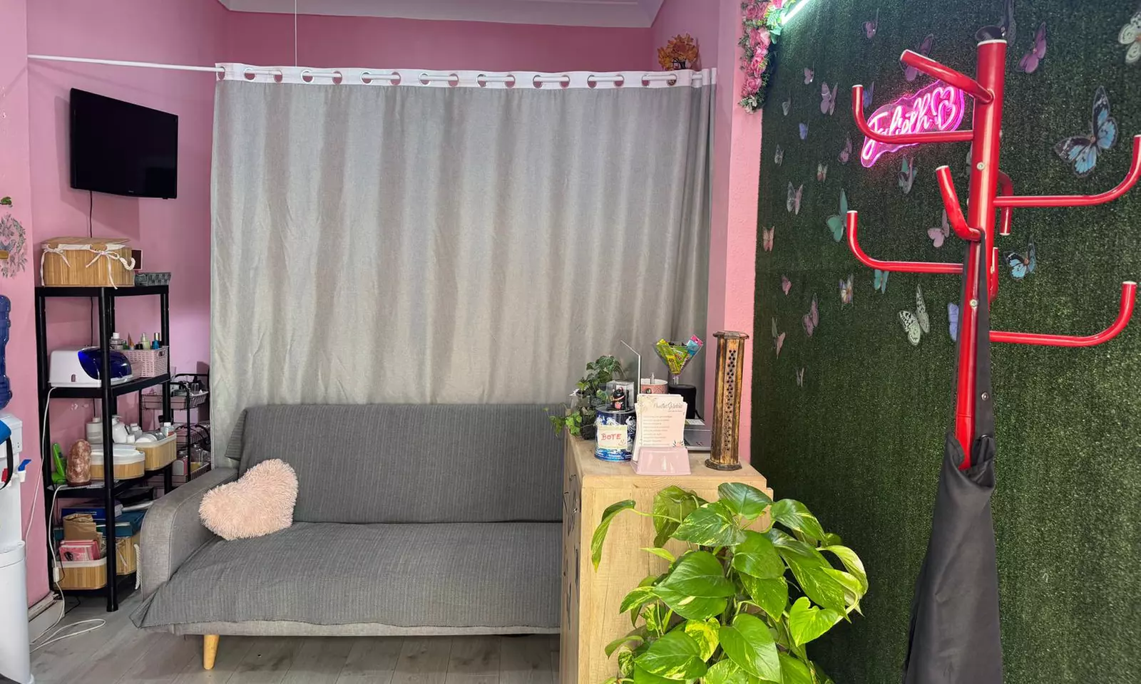 Sesión de manicura, pedicura o ambas con acabado semipermanente para 1