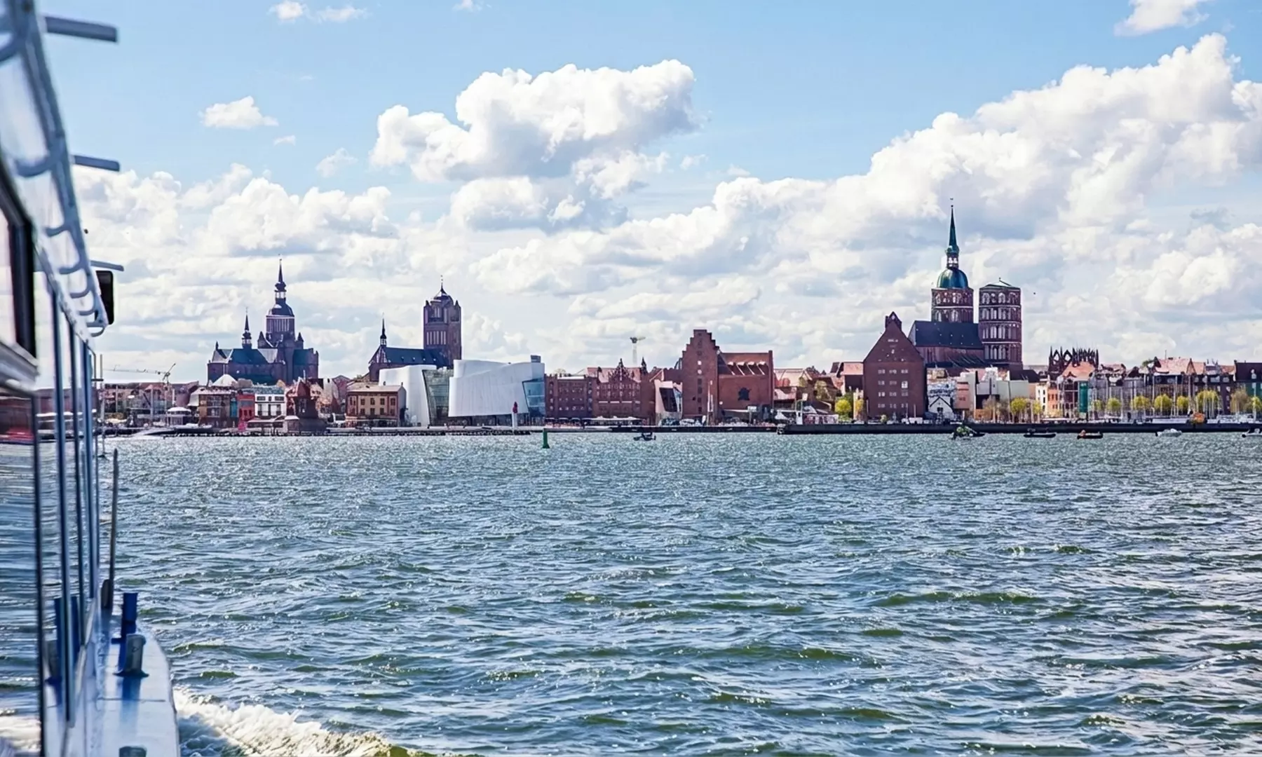 Hin- und Rückfahrt: Zingst – Stralsund od. Hiddensee für 1 Erw. / Kind