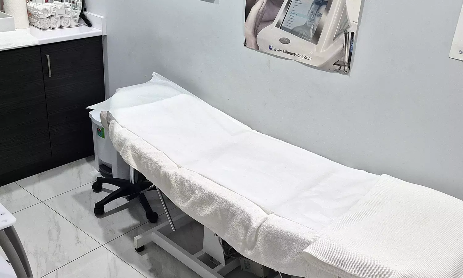 Achieve Flawless Look with Full Face or Neck Tag Removal