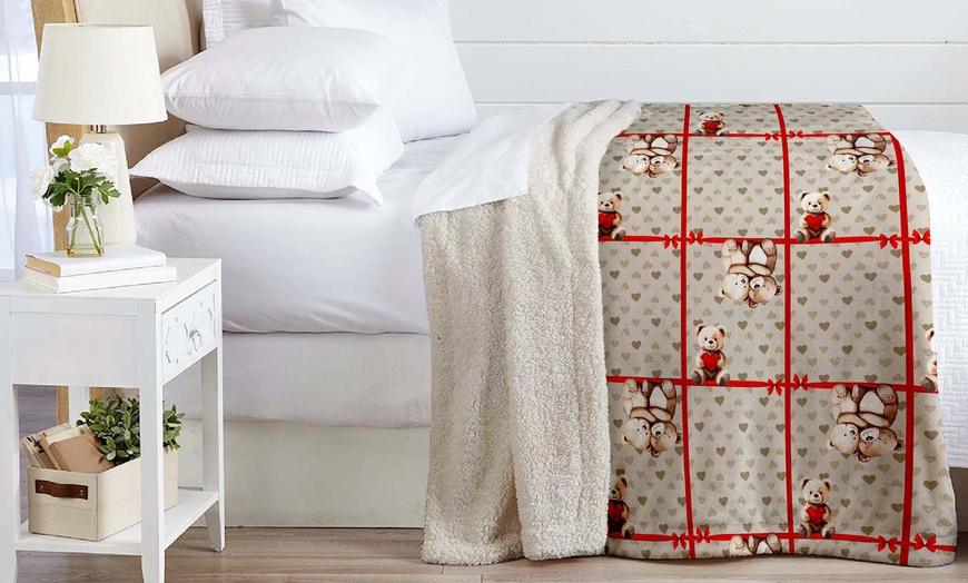 Image 10: Sherpa-Kuscheldecke