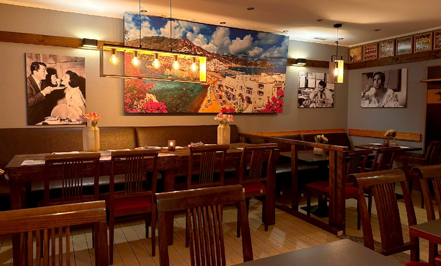 Image 16: Pizza oder Pasta inkl. Dessert & Getränk für 1 - 4 Personen