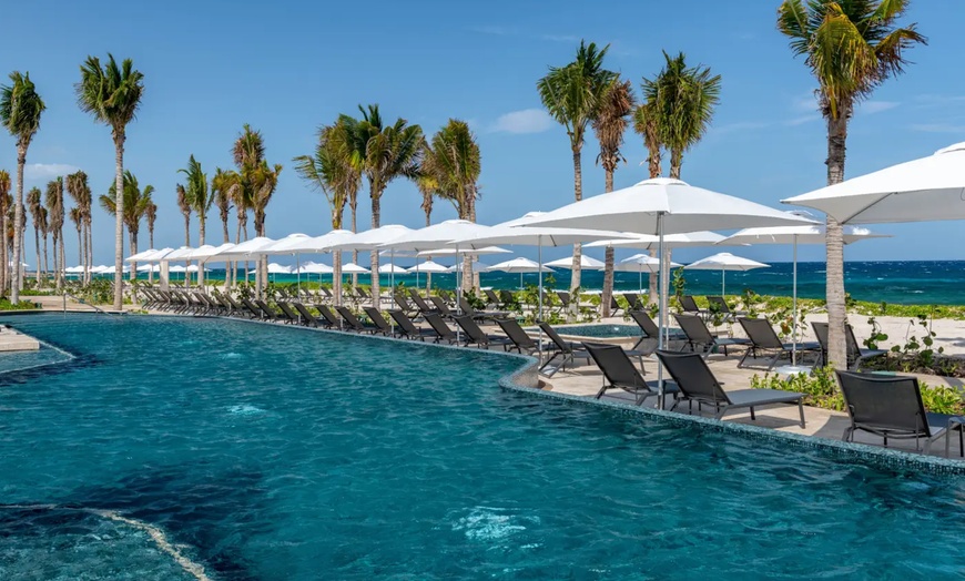 Image 7: ✈4-Day 5* Hilton Tulum Resort Stay with Air from Great Value Vacations