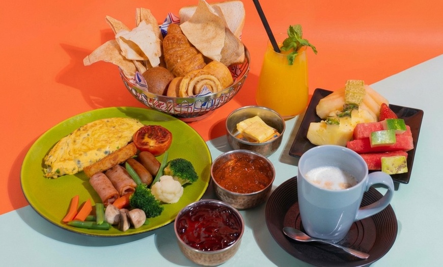 Image 11: Breakfast Buffet + Beverages & Pool Access for a Child, Up To 4 Adults
