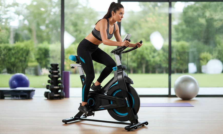 Image 19: Equipements de fitness Sparraw : machine squats, banc, vélo, rameur