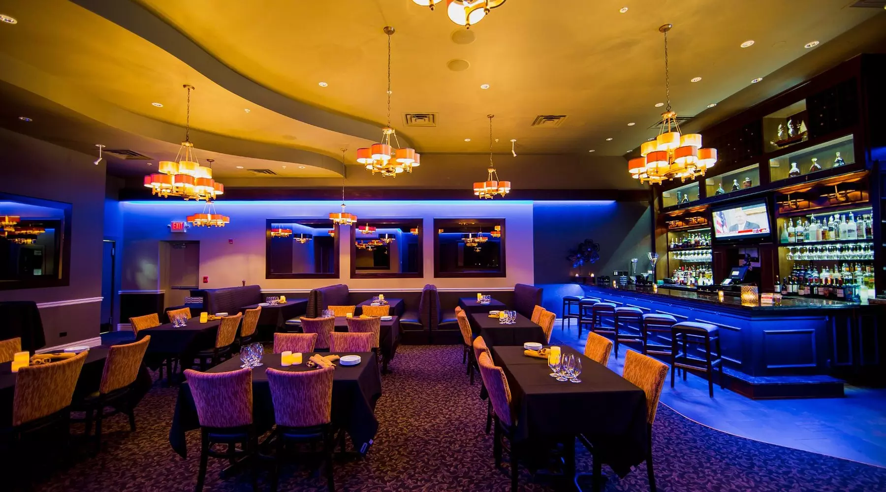 Enjoy Delicious Food and Drink at Pavilion Restaurant & Lounge