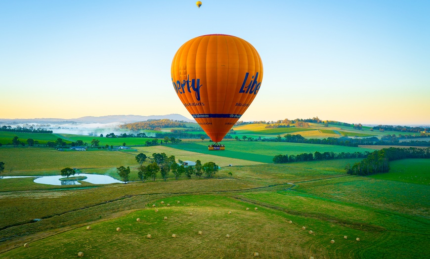 Image 4: Yarra Valley Sunrise Hot Air Balloon Experience with Panoramic Views 
