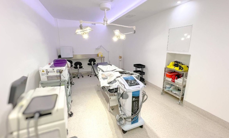 Image 1: Tratamiento de 10 hilos tensores en Cemei Clínica Estética