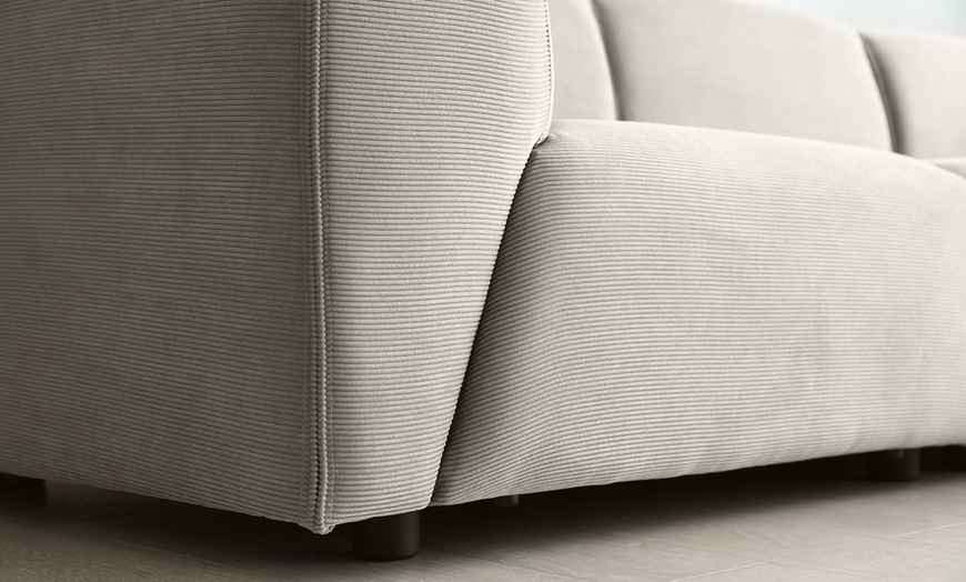 Image 35: Canapé modulable 3 ou 4 places avec pouf en velours côtelé de Kocoon