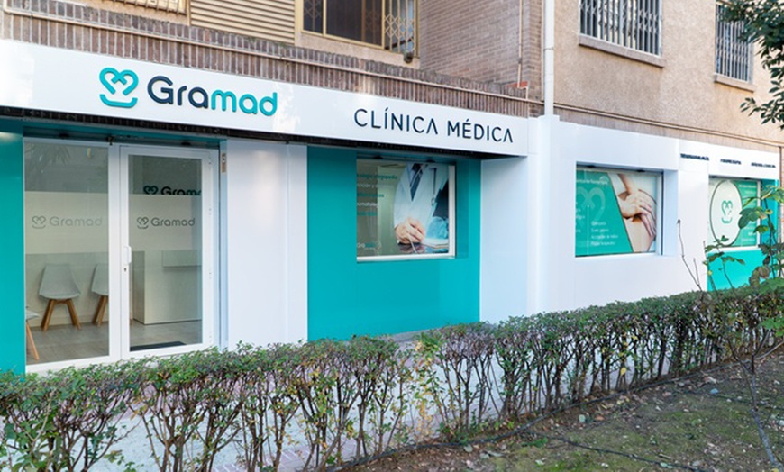 Image 1: Limpieza facial básica completa con opción a aparatología para 1