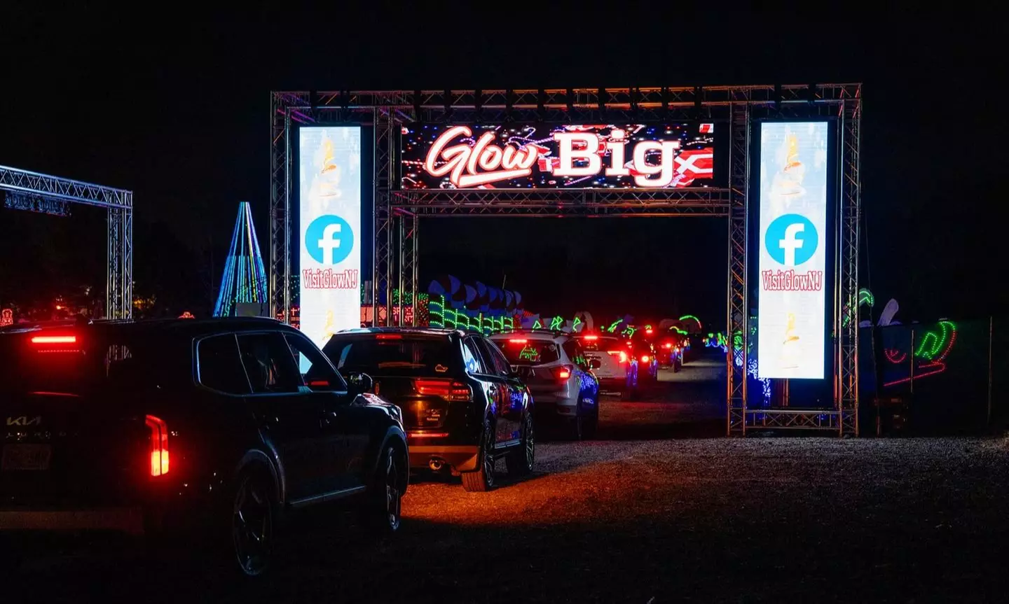 Glow! Presents Tinsel Turnpike Drive-Thru Holiday Lights