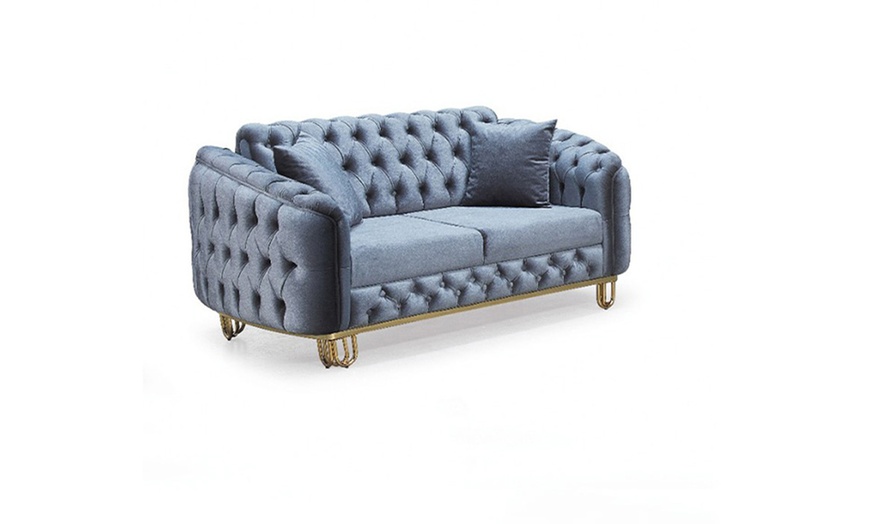 Image 8: Chesterfield & Kingston 3+2 Sofa Sets