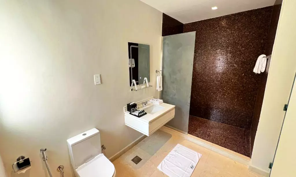 5* Fujairah: One Night Stay with Breakfast