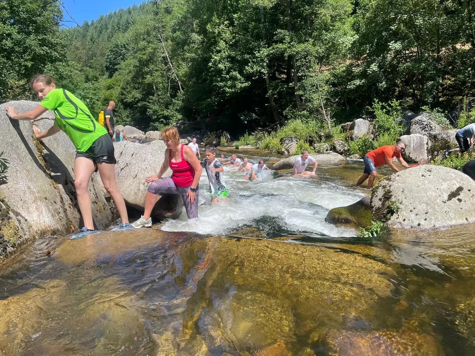 2 Std. Canyoning-Tour durch das Flussbett der Murg für 2 - 4 Personen