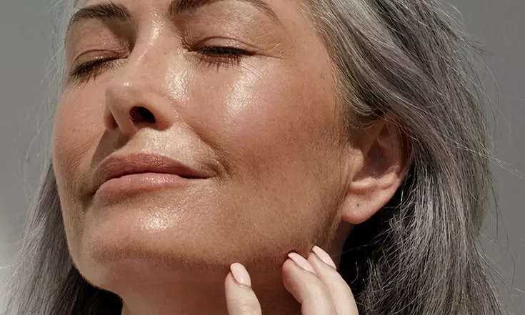 Tratamiento de rejuvenecimiento facial con 10 o 20 hilos tensores