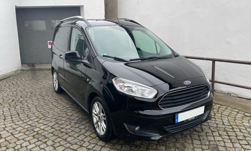 Image 2: Innenraumreinigung opt. mit Außenwäsche für 1 PKW