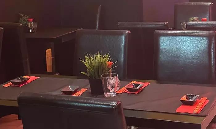 Expérience sushi à 2 ou 3 : soupe miso fraîche et bateau à sushis