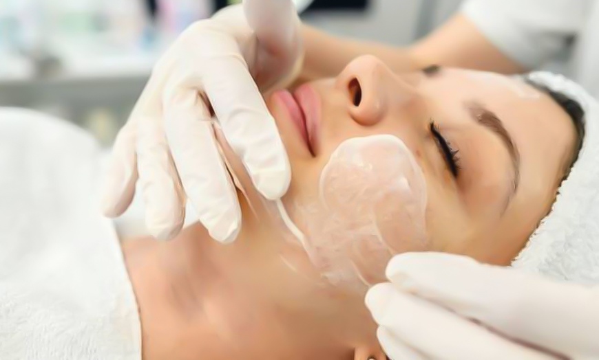 Image 11: Limpieza facial express, profunda o reafirmante con masaje