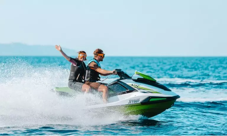 Rando jet ski au Lavandou d'1h pour 1 ou 2 personnes avec Jet007