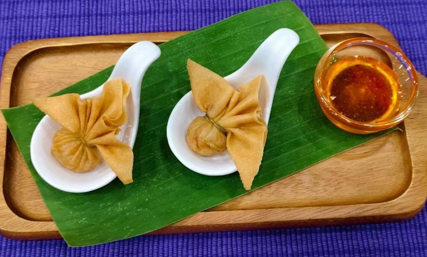 Image 6: ¡De viaje por Asia! Menú tailandés completo para 2 o 4 personas