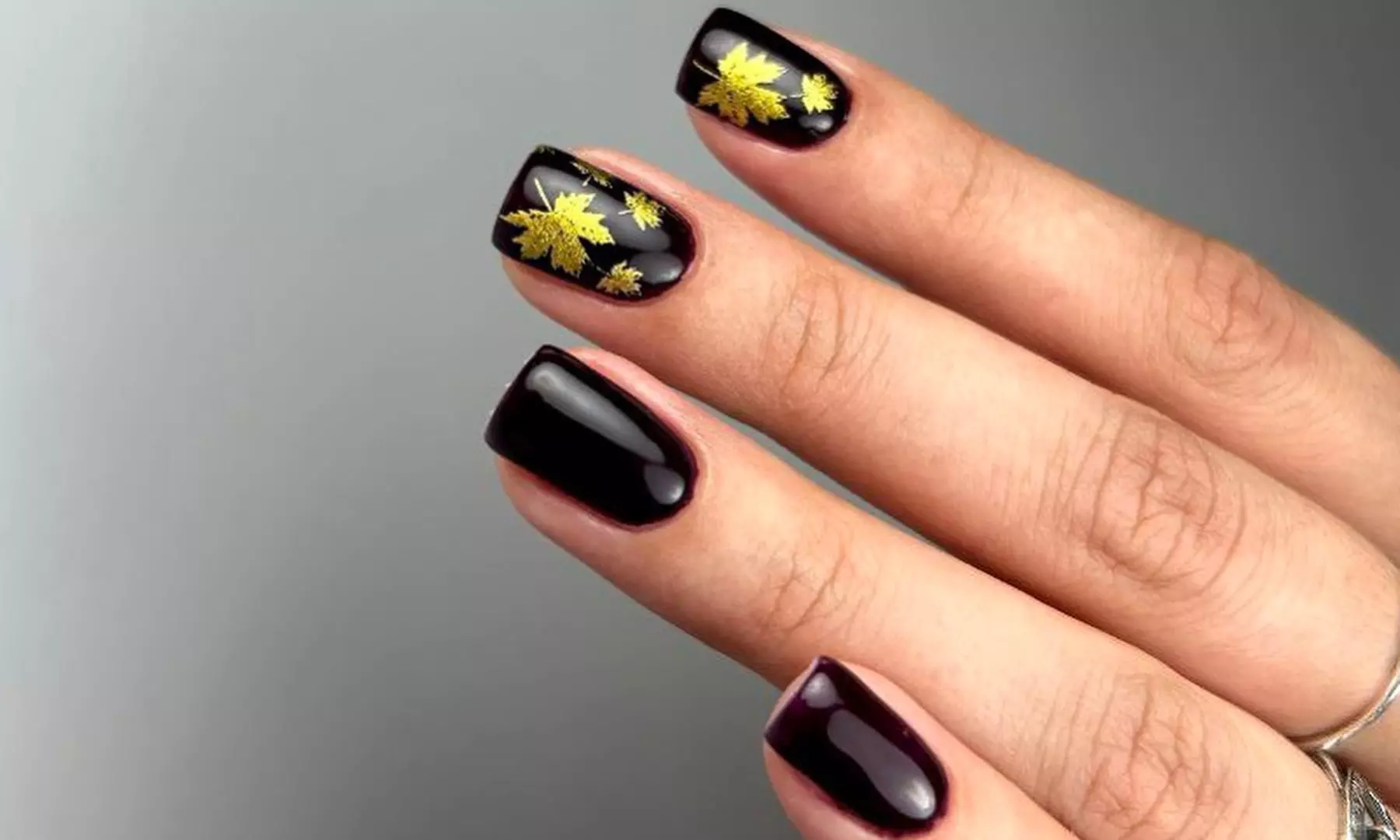 Manicure i pedicure hybrydowy dla zadbanych dłoni i stóp