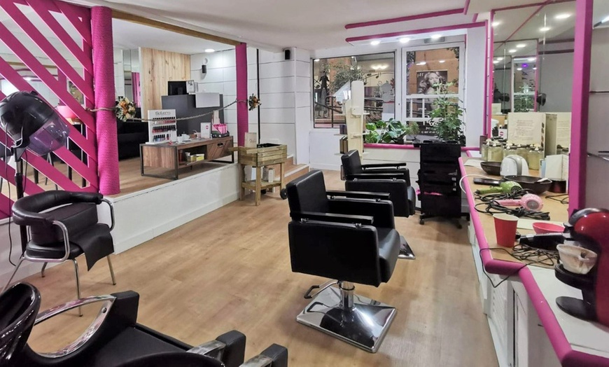 Image 3: Peluquería con lavado, hidratación, corte, secado y opción a color