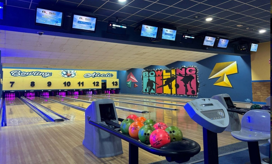 Image 7: Partida de bolos con palomitas y bebida en Bowling Alcalá