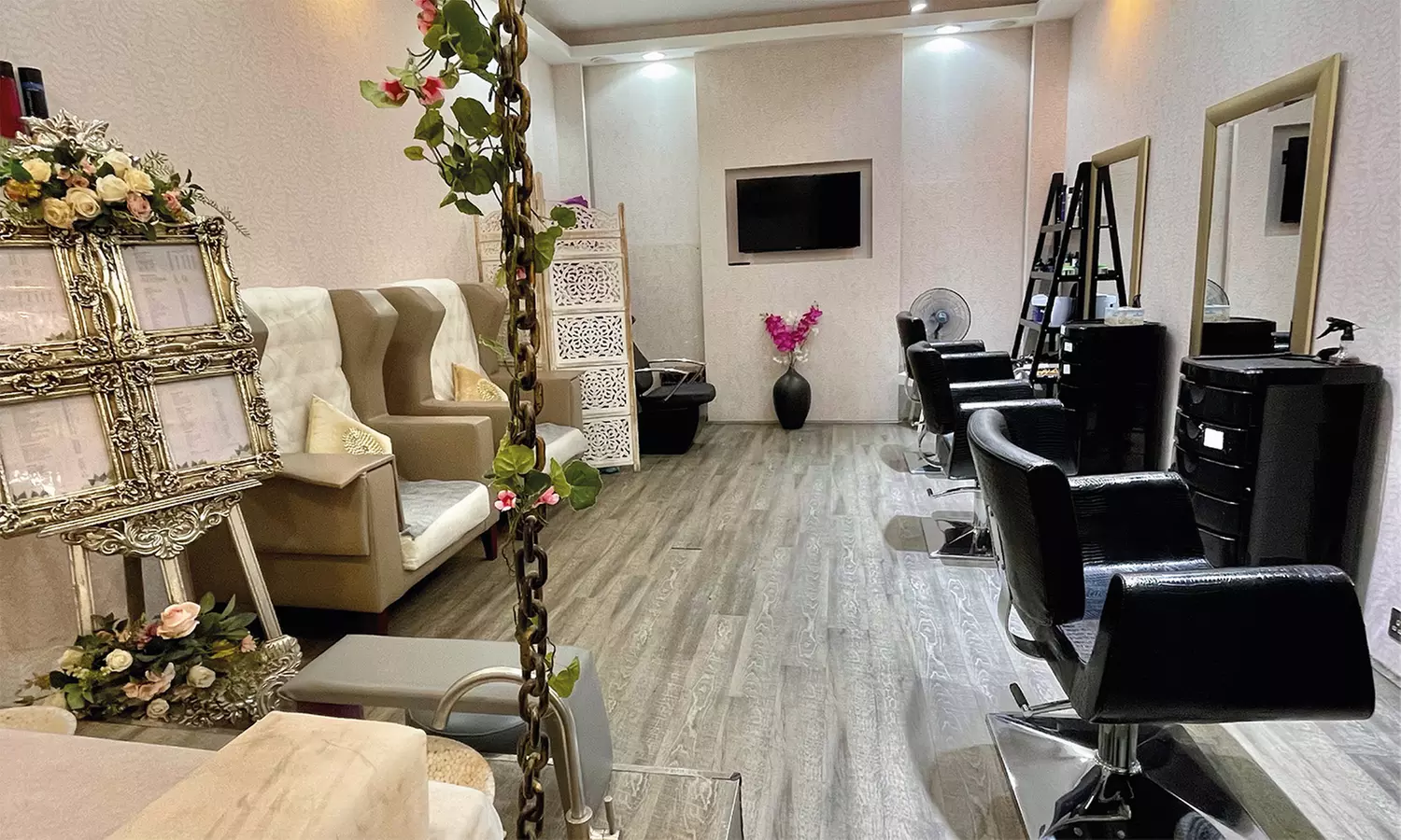 Full Set of Eyelash Extensions