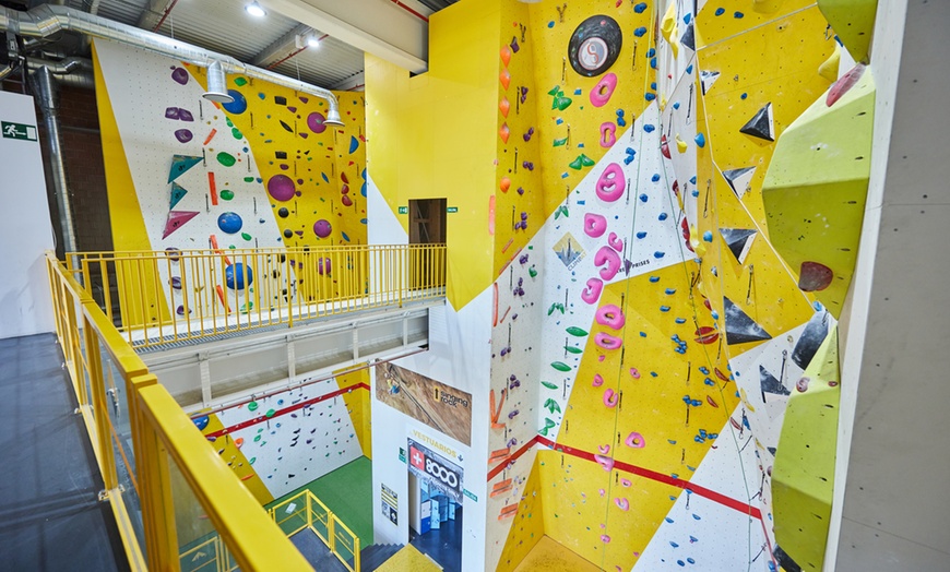 Image 3: Acceso libre al rocódromo para 1 niño/a, 1 adulto o 2 adultos 