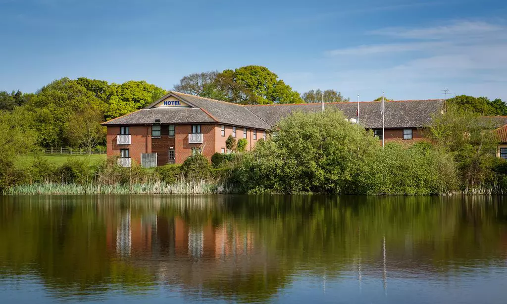 Essex, Colchester: Double Room with Breakfast