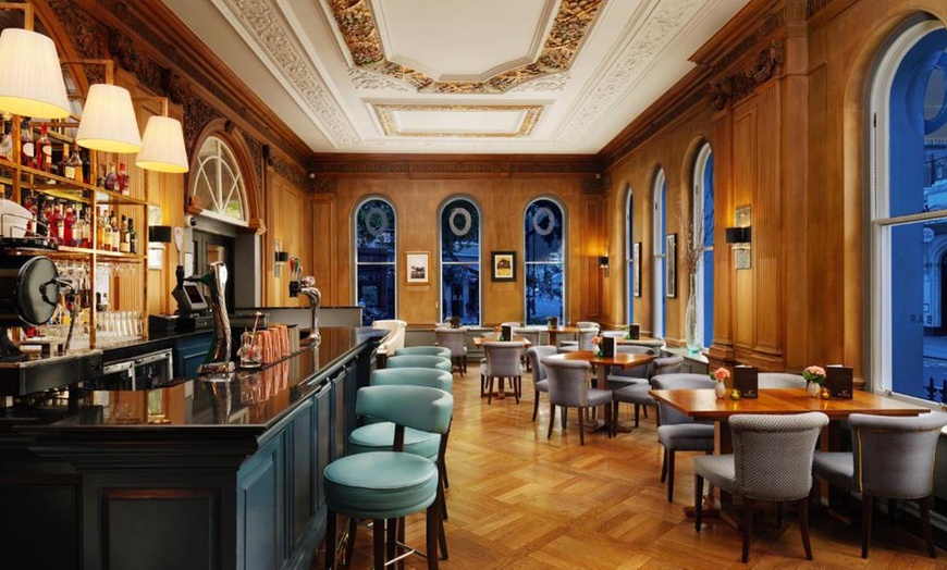 Image 3: Kensington: 4* Stay with Breakfast & Dinner at The Baileys Hotel