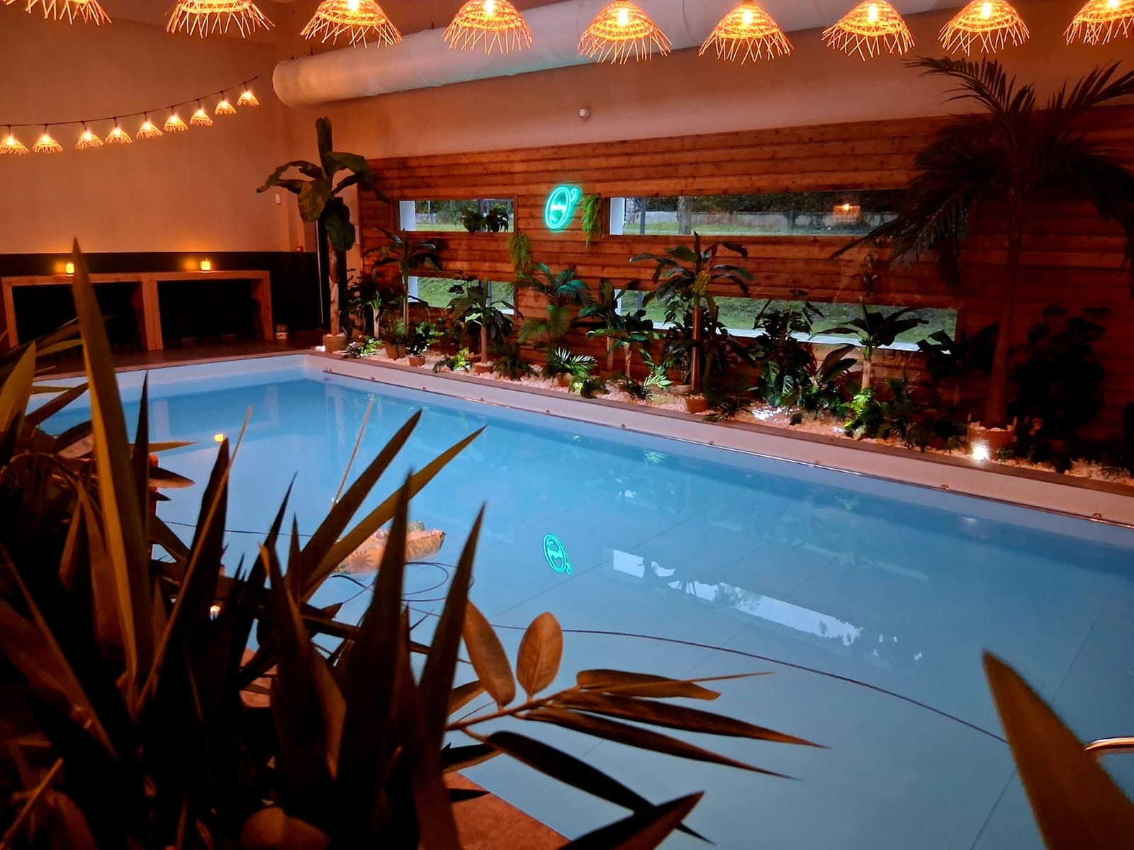 Accès illimité spa & piscine à Eysines avec option gourmande