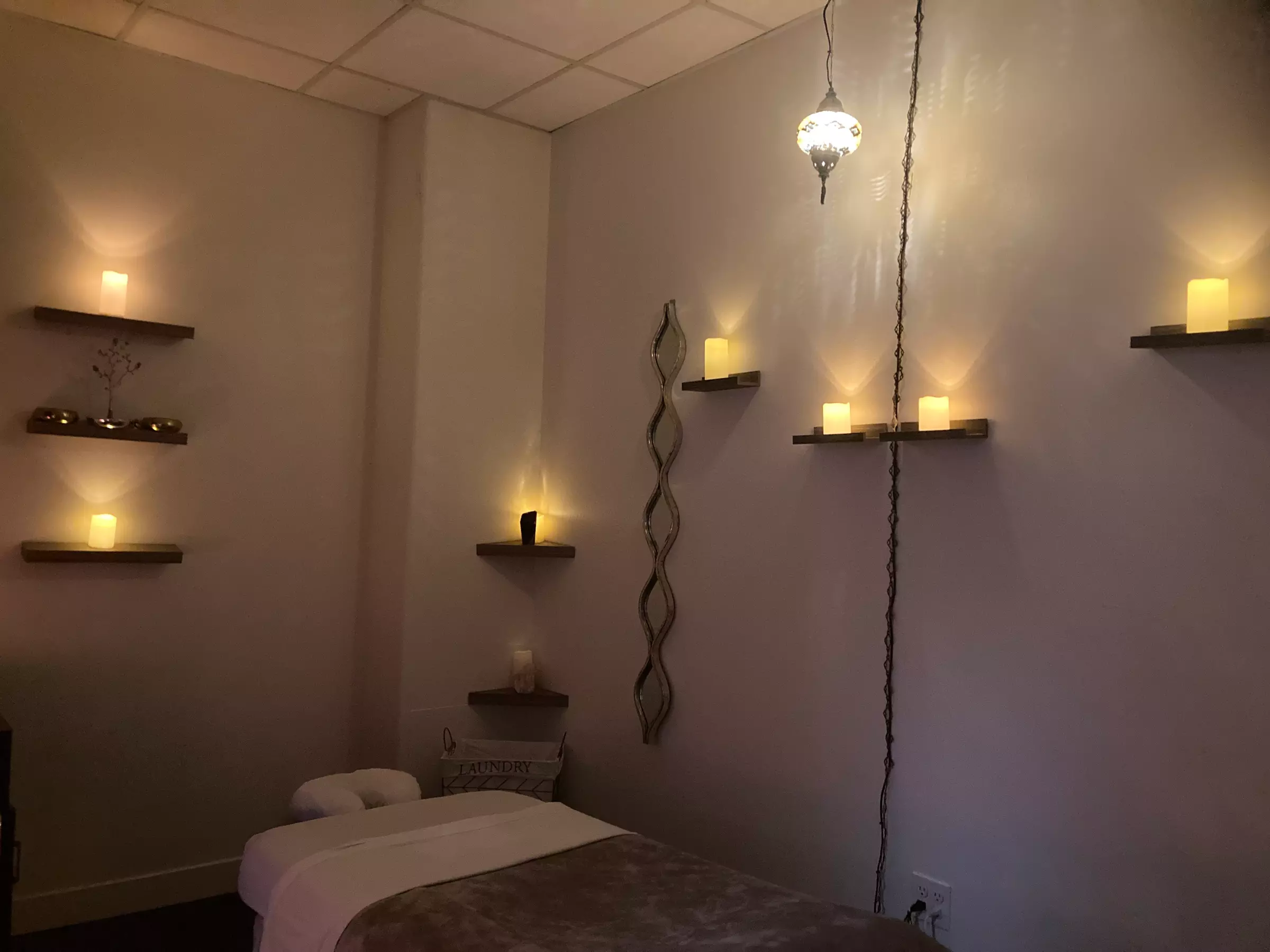Relax with 60/90 Min Deep Tissue Massage & Aromatherapy Add-On