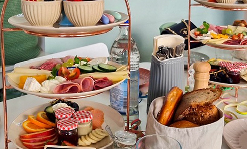 Image 4: Frühstücks-Etagere für 2 - 4 Personen