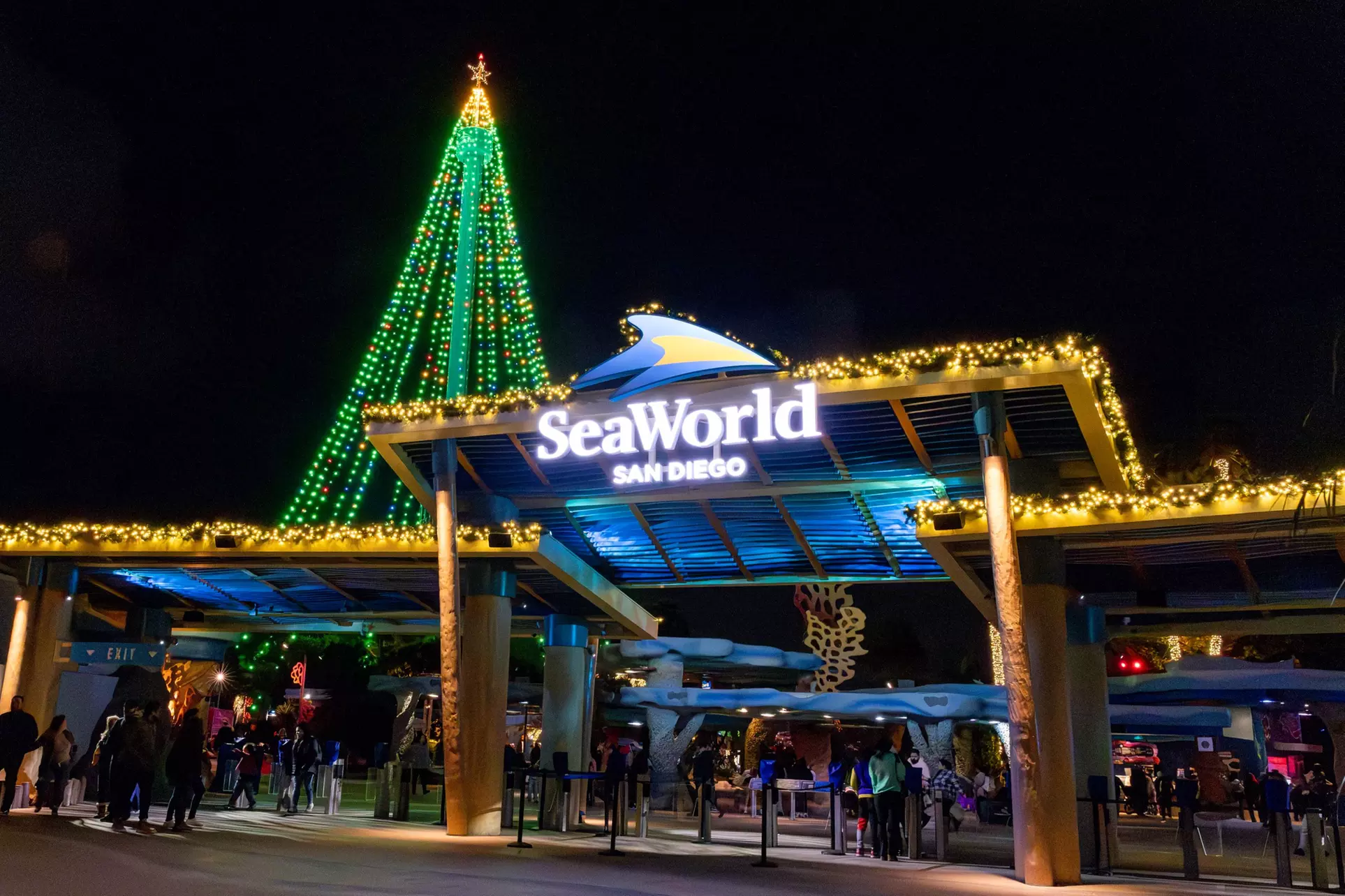 SeaWorld Tickets, Fun Cards & More! 59% Off