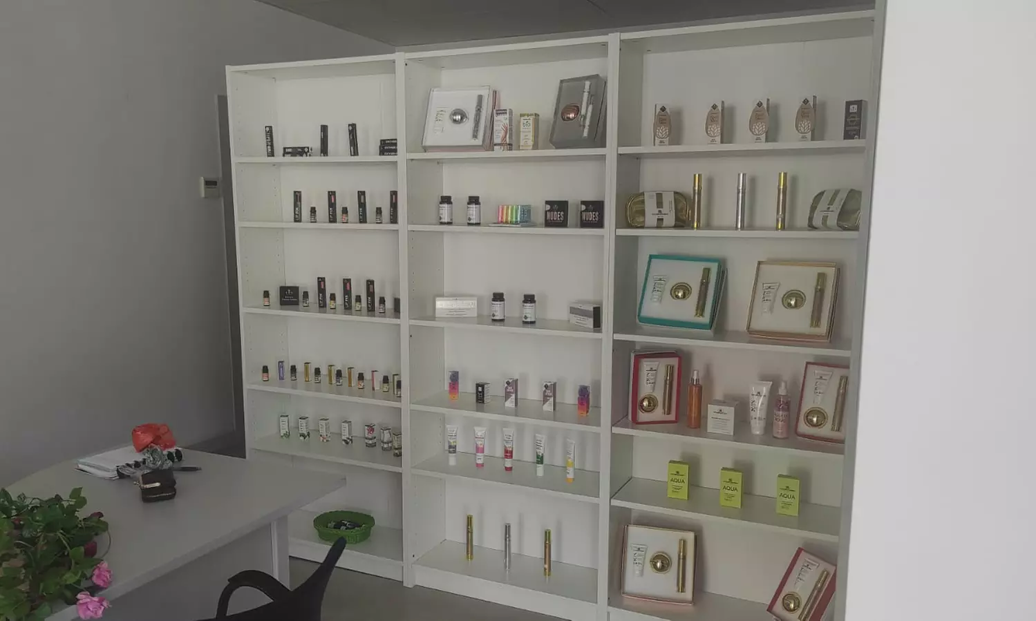 Manicura y/o pedicura en el Centro de belleza Marieta