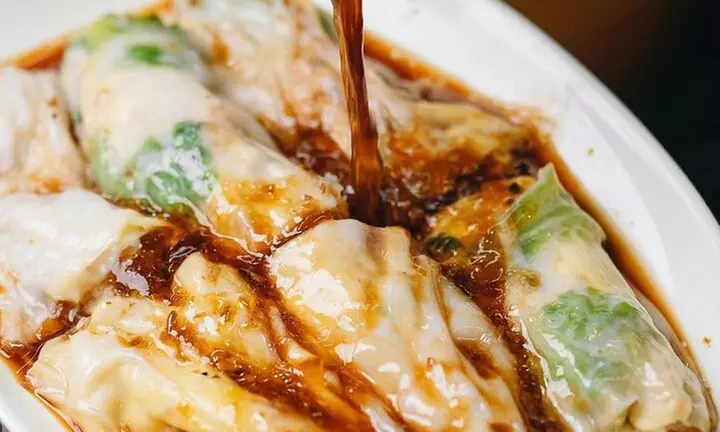 Explore Day or Night Flavors of Flushing Food Tour for Up to 4 People 