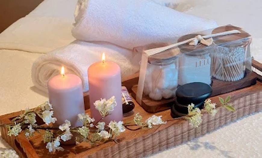 Image 6: Up to 64% Off on Couples Massage at Spa hinoki